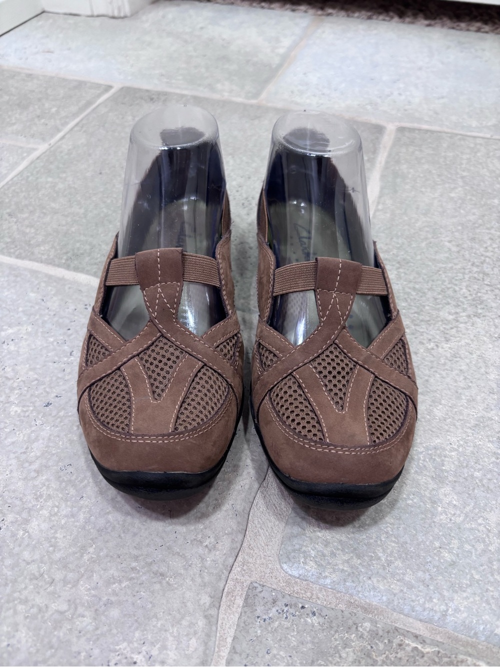 Clarks Leather and Mesh Slip On Mary Jane Flats Shoes Women’s 6.5 Brown